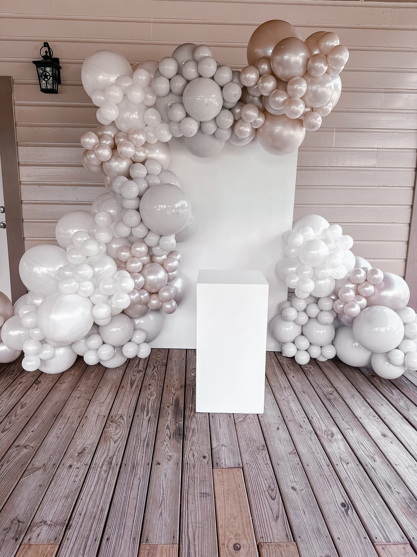 SQUARE BACKDROP (6 1/2 FT TALL)